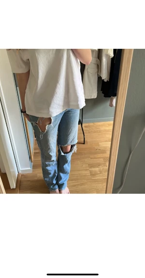 Håliga jeans  - Så fina jeans från zara☺️storlek 36 