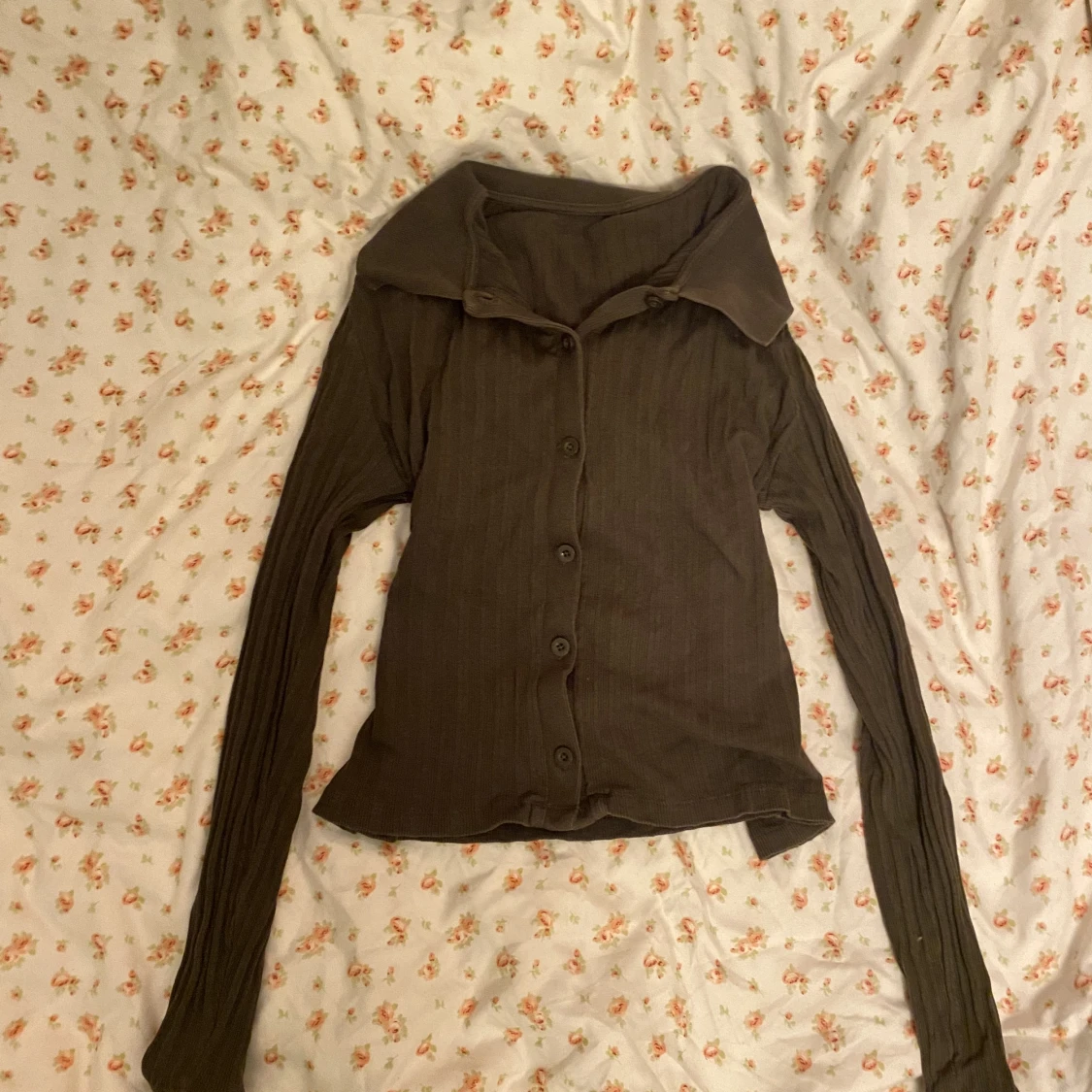 Brun långärmad kofta