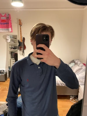 Ralph lauren long sleeve - Super snygg Ralph lauren long sleeve. 100 % autentisk. Super bra skick. Priset kan diskuteras. 