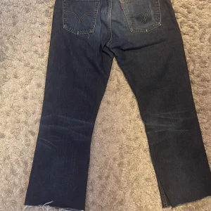 Levis 527 - Vintage Levi’s 527 storlek 32/32, men något kortare. Lite korta på mig som är 178