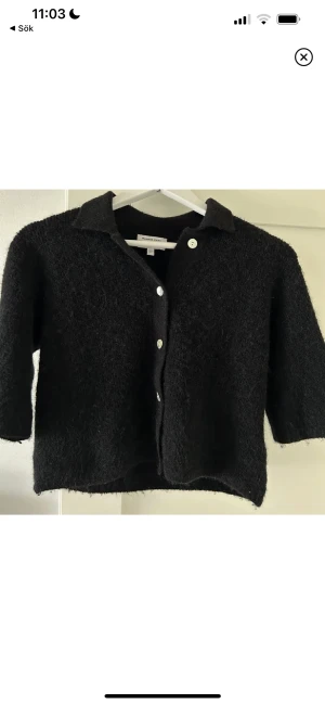 Kort kofta  - Storlek xs men sitter som en s skulle jag säga