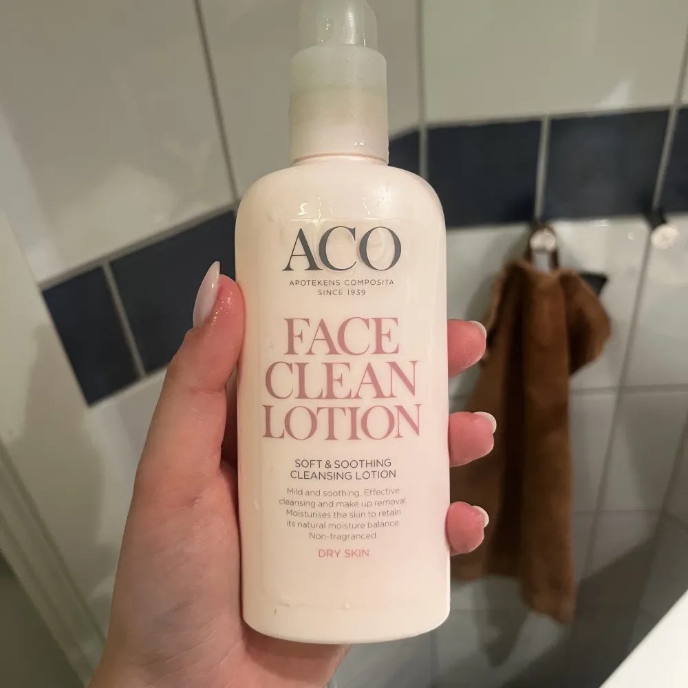 Aco face clean lotion. Passade inte mig så säljer vidare. Endast testad. Ansikts rengöring för normal till torr hud. . Övrigt.