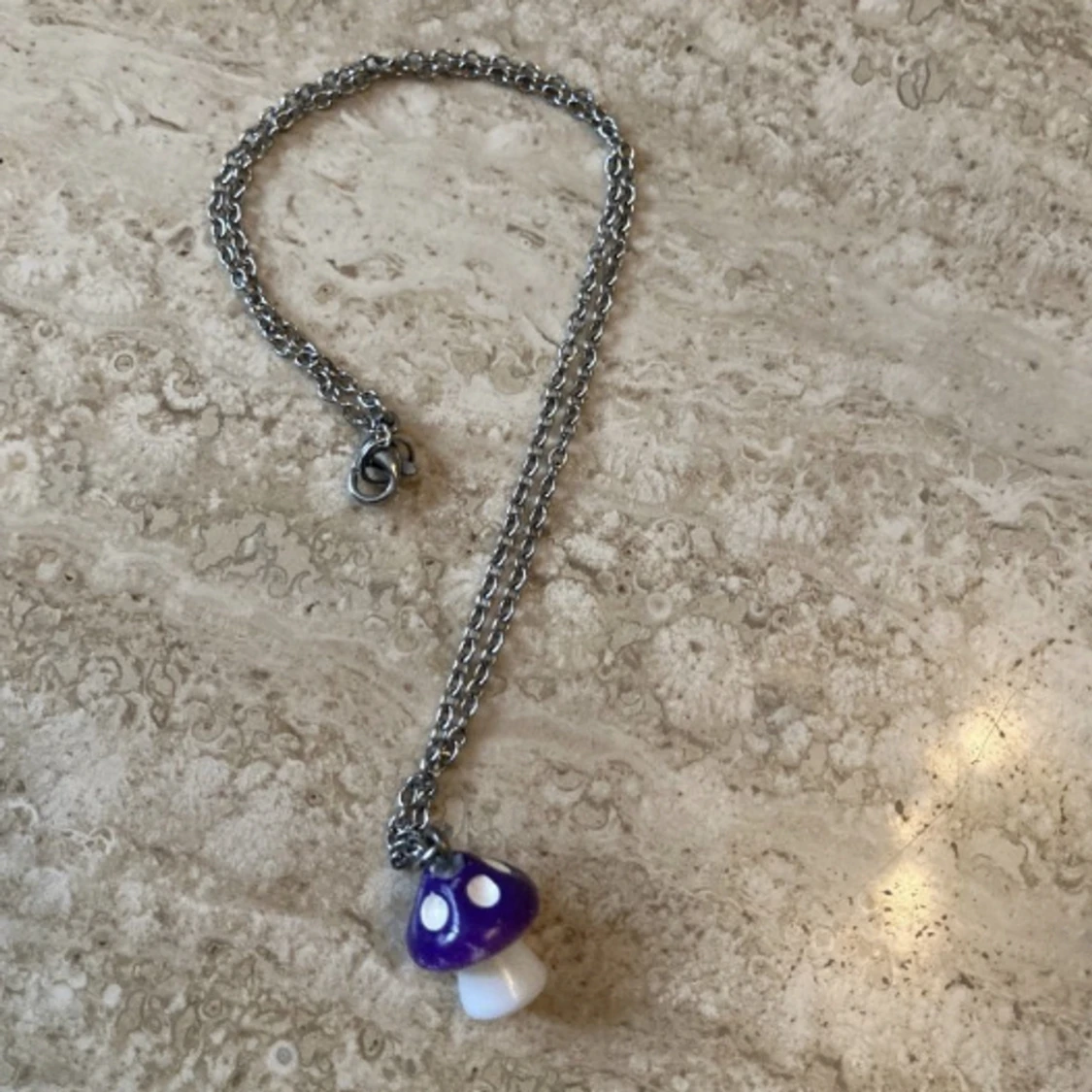 Svamp lila halsband choker