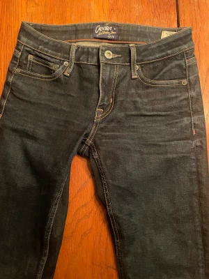 Lågmidjade jeans - Skitsnygga lågmidjade jeans från crocker i modellen pep boot. Säljer då jag har för mycket jeans. Aldrig använda och i jättebra skick. Skriv för fler frågor o bilder💕