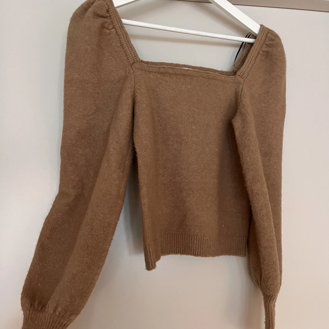 Stickad beige tröja från H&M - 90