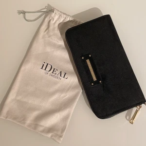 iDeal of Sweden  - Helt ny oanvänd plånbok i större modellen. 