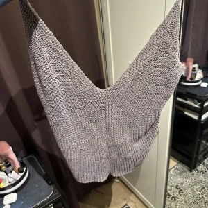 Zara topp - V ringad brun zara topp storlek s. 