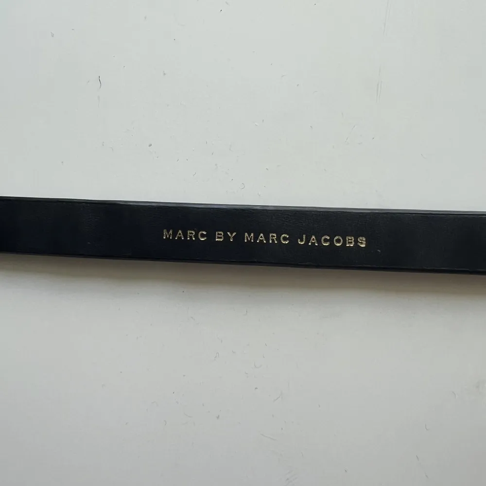 Säljer detta vintage Marc Jacobs armbandet! Unik modell och inga tecken på slitage!. Accessoarer.