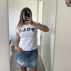 POLO Tshirt - Säljer min POLO t-shirt! I bra skick och passar till allt. Storlek xs/s.