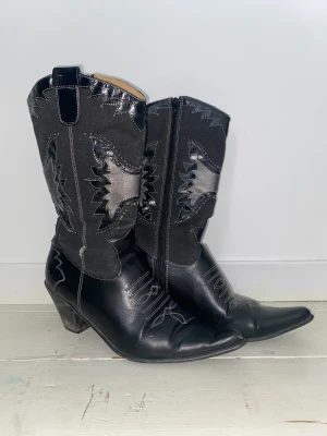Boots - Boots i bra skick. Vet ej vilket märke det är