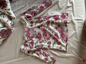 Topp - Bra skick  Använd en gång 