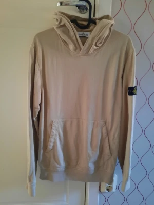 Stone island  - Säljer min stoneisland  Cond:7/10 Storlek 164/ passar xs 