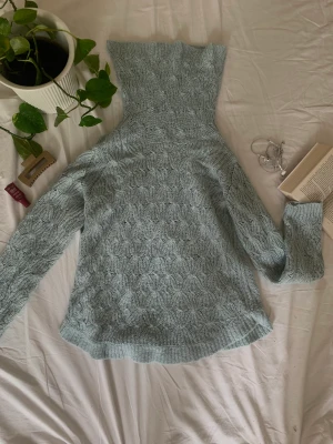 Stickad tröja ljusblå - Ljusblå stickad tröja i bra skick. 