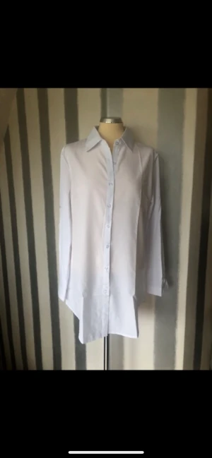 Lång skjorta skjortklänning - Ny , oanvänd 