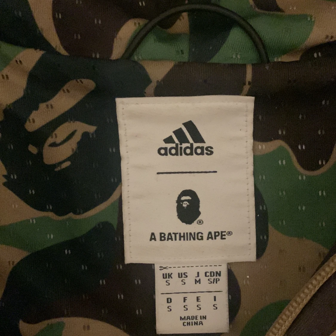 Bape adidas hoodie - 90