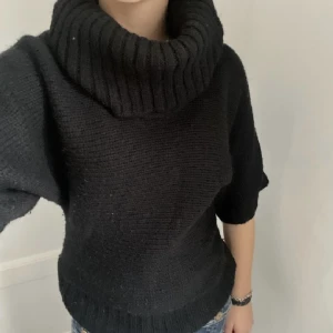 Kortärmad polotröja - Säljer denna så fina kortärmad tröja med polokrage! 