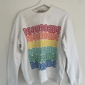 Dsquared tröja  - Köpt för ca 2 år sen från YOOX. Använder ej längre så säljer den till bästa pris.  Bra passform & snygg tröja!
