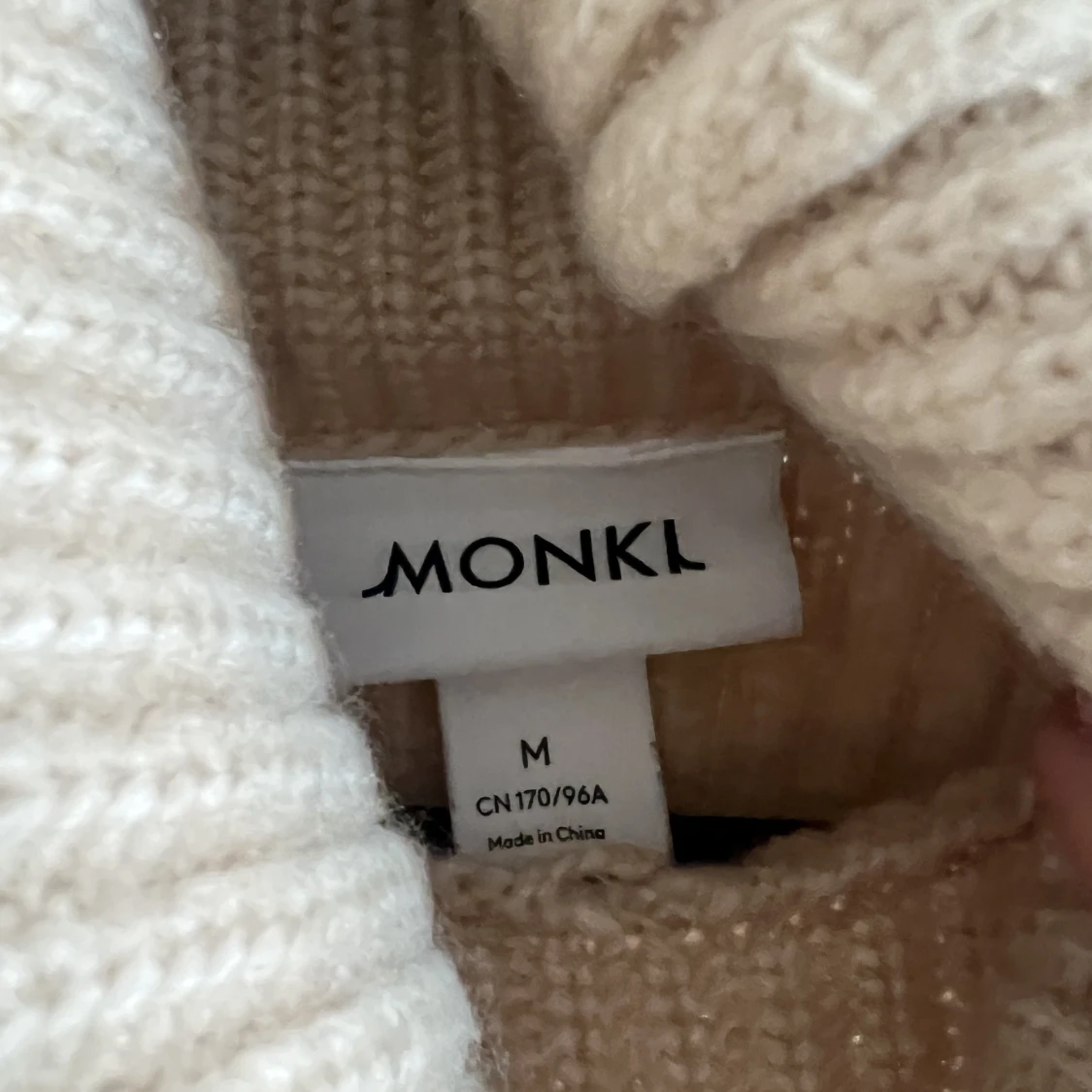 Stickad från Monki - 90