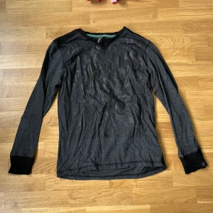 Tröja med print - Tröja med print på framsidan 