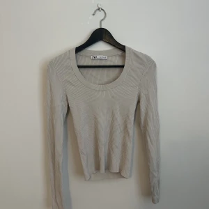 Zara topp - Använd några ggr. Sitter som S/M