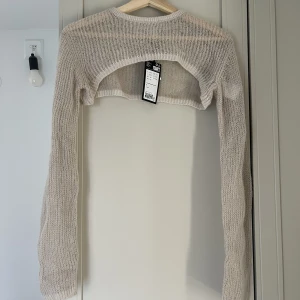 Bolero weekday - Bolero från weekday aldrig använd med tags kvar. Nypris 400:- 