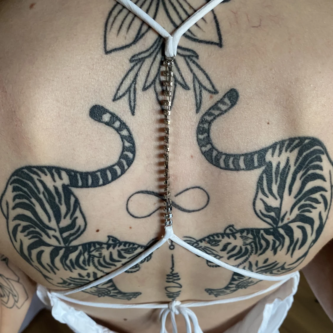 Kort vit klänning - 91