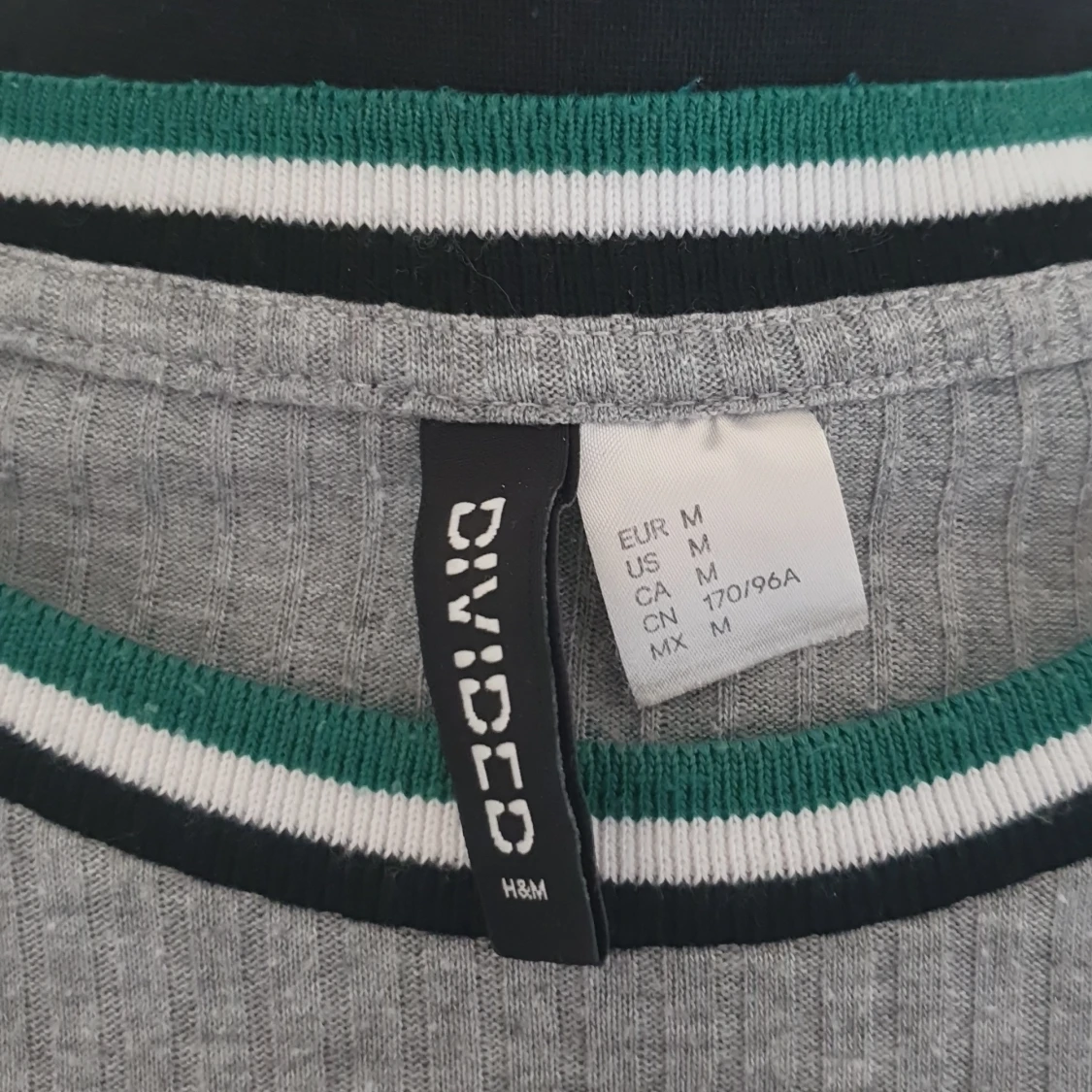 Grå skön tröja - 91