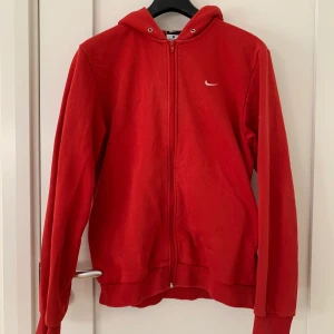 Nike zipup - nike zipup i bra skick, nice passform