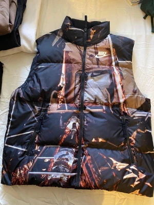 Nike väst - Nike väst Storlek M  Pris 1000kr