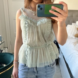 Topp!  - Så fin tylltopp som kommer vara sååå fin när man är brun i sommar😍