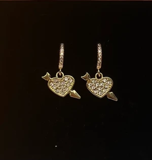 Örhängen - Örhängen ”Flora” 🌸 Pris: 69 + 15kr(frakt) 