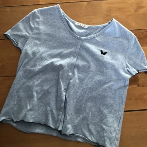 T-shitt - Gullig blå topp!