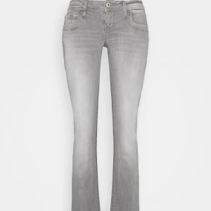 Ltb jeans - Säljer ett par skitsnygga och trendiga LTB jeans, skriv för fler bilder❤️