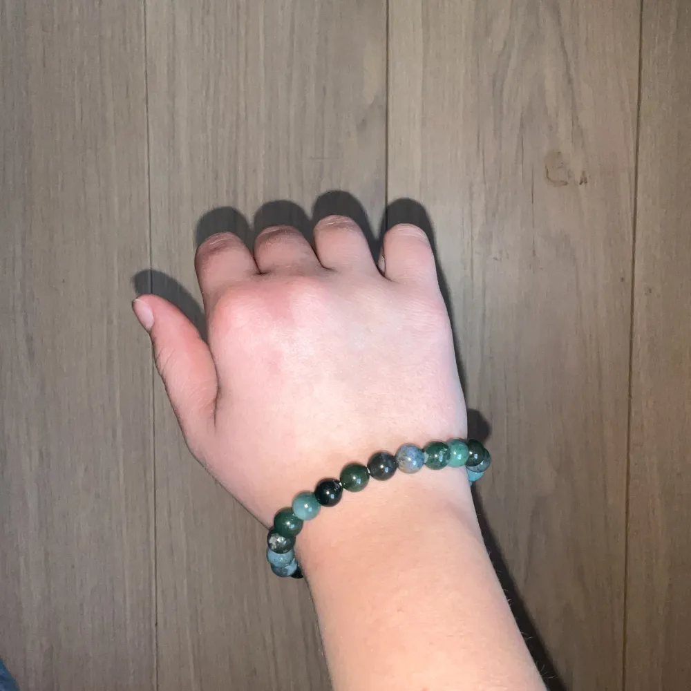 One size pärl armband (inte gjort själv) Grönt Aldrig använt . Accessoarer.