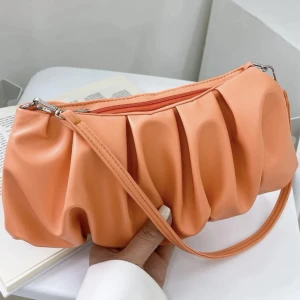 Väska - Säljer denna väska i superfin färg