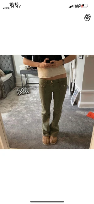 Gröna jeans - coola jeans från hm, helt slutsålda och har aldirg använt dom