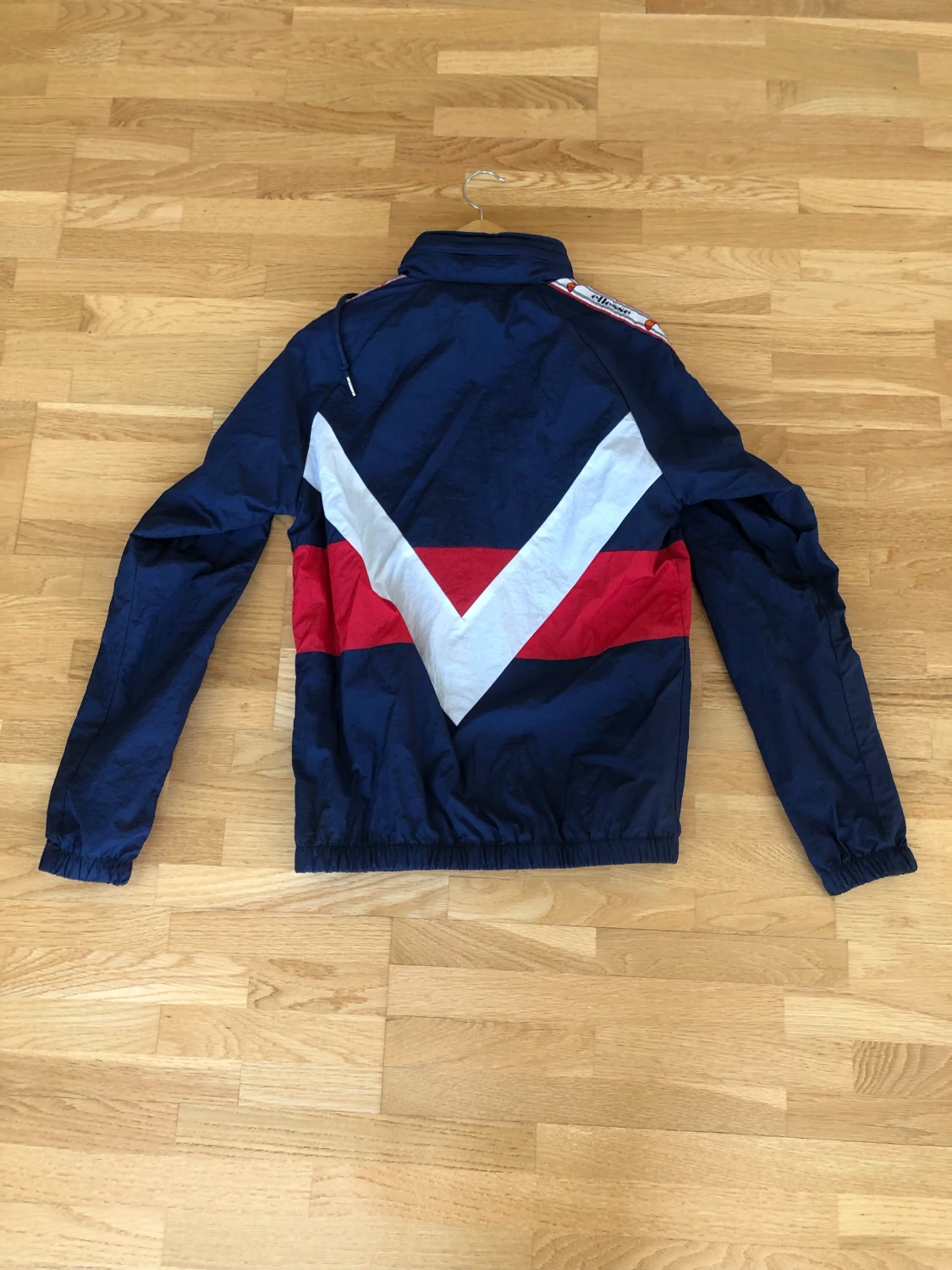 Ellese Vindjacka - 90