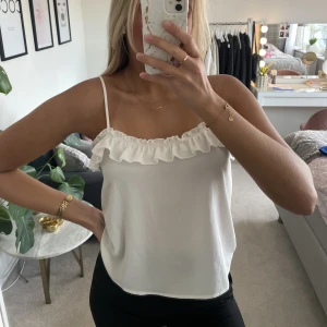 Fint linne - Så gulligt linne ifrån Mango i fint skick🌸