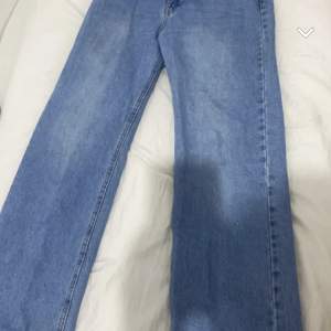 Blåa jeans jätte fina och knappt använda