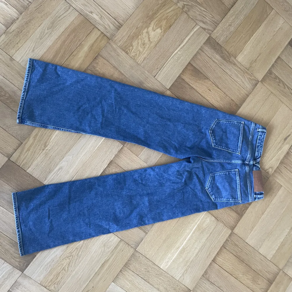 Midrise CW jeans i nyskick😍 Aldrog använda!!💕. Jeans & Byxor.