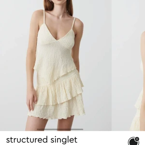 Beige topp - Säljer mitt beiga jättefina linne från Gina tricot💓 Det var lite för litet för mig och har därför inte andvänts. Föreslå gärna pris💞nyskick men utan prislapp.