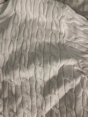 Säljer denna jätte söta koftan❤️❤️ - Säljer denna jätte söta koftan perfekt nu till höst i stl S❤️😻🤩