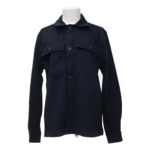 Överskjorta - Superfin skjortjacka från lager 157! Endast testad så den är i ny skick, om man vill ha mer bilder eller har nån fråga så är det bara att fråga!!💕