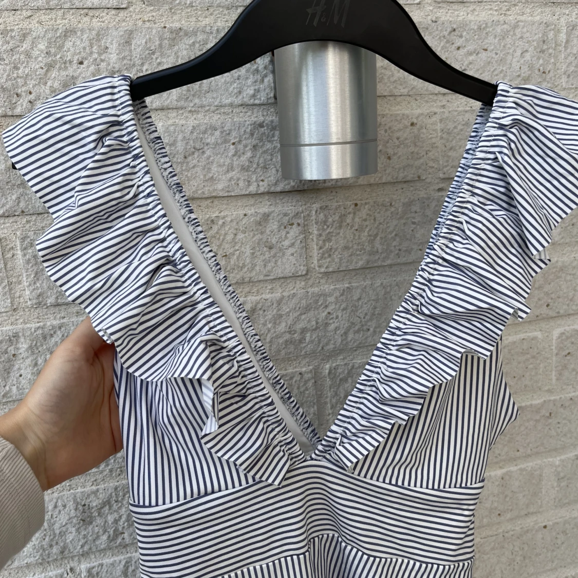 Randig baddräkt med volanger  - 91