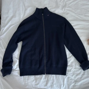 kofta med krage  - marinblå kofta med krage köpt secondhand 