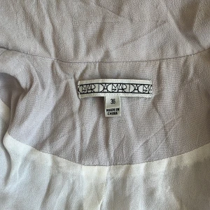 Tunn kappa från dagmar - Tunn jacka/kappa från Dagmar (behöver steamas)