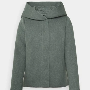 Jacka - Säljer en grön jacka från only säljer den för 250+frakt pris kan diskuteras