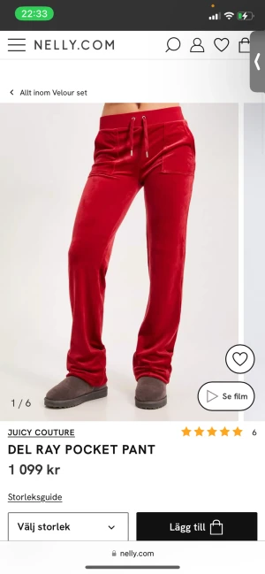 Juicy set - Säljer mitt fina juicy sett som jag känner att jag inte använder längre. Priset kan diskuteras!! Faktiskt inte använt de mycket alls och är inte uttvättade så materialet är fortfarande jätte mjukt! Kan skicka bild på settet! Tröjan är i M och byxorna S.