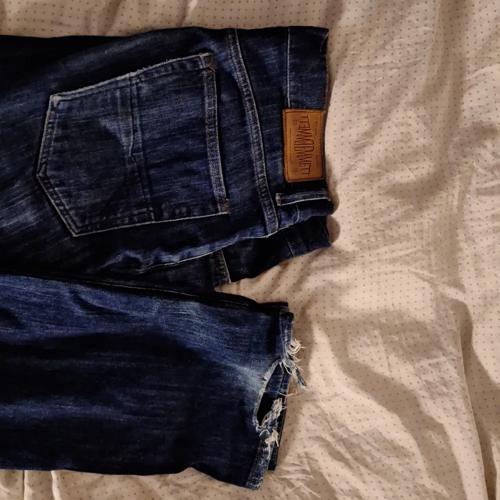 Jättesnygga jeans som passar för alla. Ditter som M eller 32/32. Hör av om ni har funderingar 😊. Jeans & Byxor.