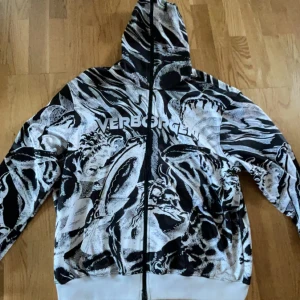 Zip hoodie - Tröja från verborgen med full dragkedja. Pris går att diskutera // Matheo 